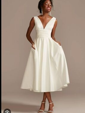 DB Studio Ivory V-Neck Midi Dress with Pleated Waist and Pockets